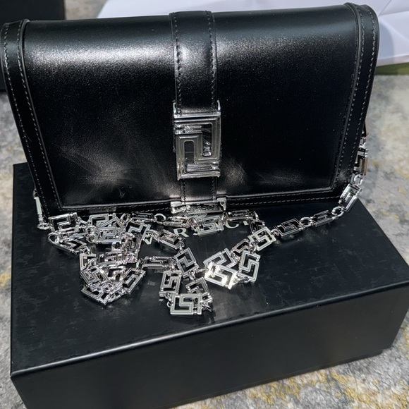 Versace
Greca Goddess mini bag - Picture 5 of 9